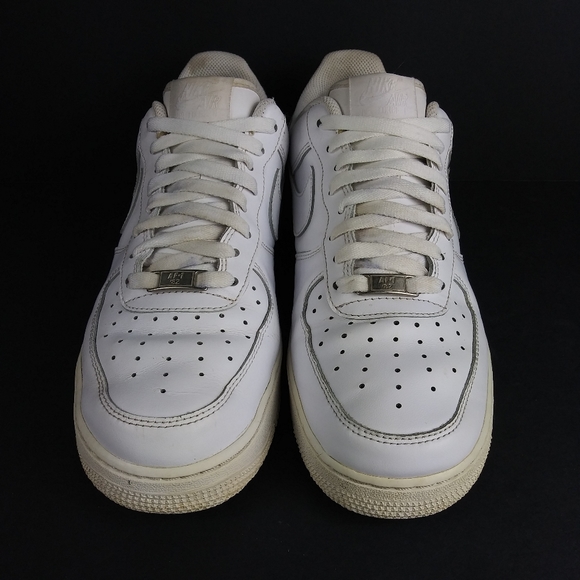 Nike Air Force 1 '07 White Sneakers Men's Size 9.5 Women's Size 11 - Picture 2 of 8